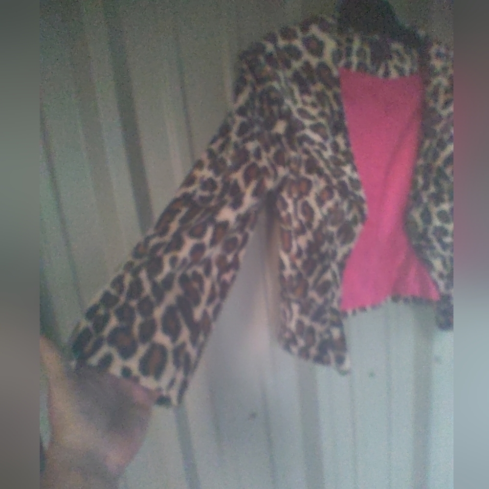 Women's Pierre Cardin Leopard Cheetah Animal Print Cropped Jacket Size 6 - Picture 4 of 6